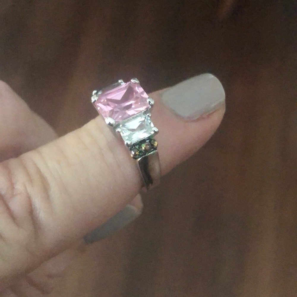Pink Cocktail ring. - Picture 2 of 4